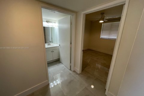 Купить кондоминиум в Майами, Флорида 3 спальни, 117.06м2, № 2023142 - фото 16