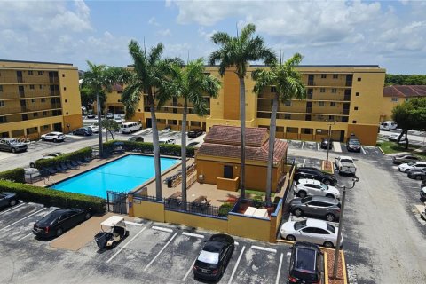 Купить кондоминиум в Майами, Флорида 3 спальни, 117.06м2, № 2023142 - фото 18