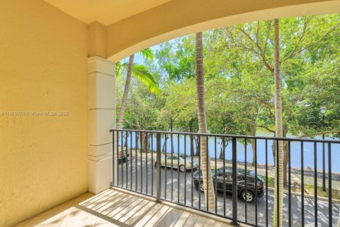 Купить таунхаус в Бойнтон-Бич, Флорида 3 спальни, 161.56м2, № 1956852 - фото 2