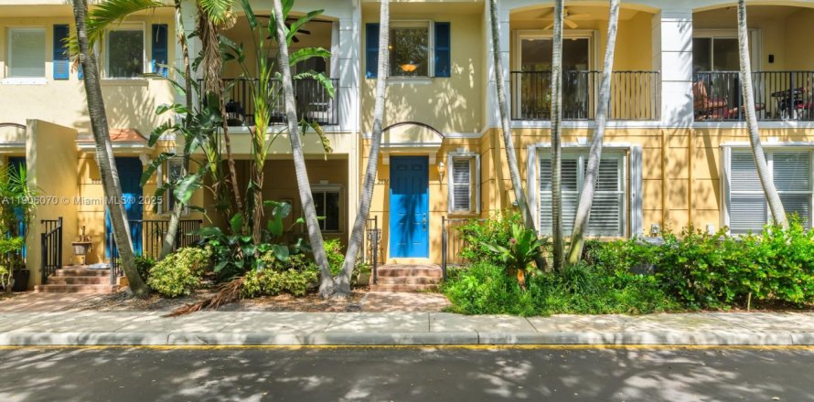 Таунхаус в Бойнтон-Бич, Флорида 3 спальни, 161.56м2 № 1956852