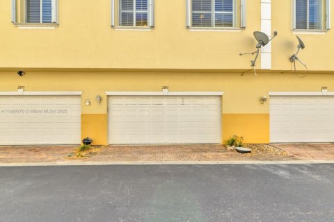 Купить таунхаус в Бойнтон-Бич, Флорида 3 спальни, 161.56м2, № 1956852 - фото 7