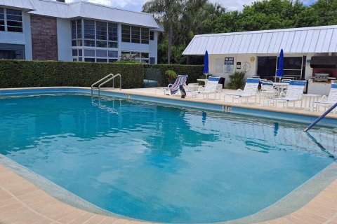 Copropriété à louer à Stuart, Floride: 2 chambres, 92.16 m2 № 1040922 - photo 1