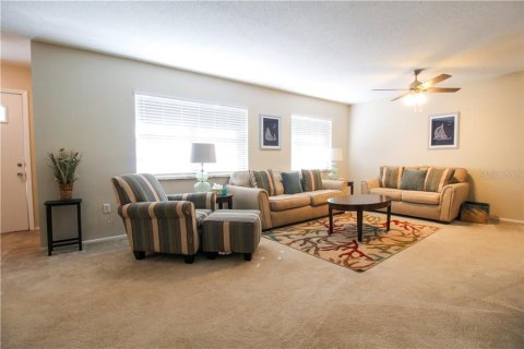 Villa ou maison à louer à Bradenton, Floride: 2 chambres, 122.54 m2 № 2298750 - photo 5