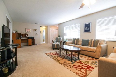 Villa ou maison à louer à Bradenton, Floride: 2 chambres, 122.54 m2 № 2298750 - photo 6