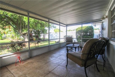 Villa ou maison à louer à Bradenton, Floride: 2 chambres, 122.54 m2 № 2298750 - photo 30