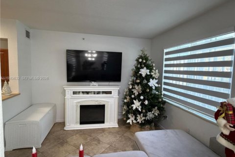 Copropriété à louer à Miami, Floride: 3 chambres, 131.92 m2 № 2005216 - photo 9