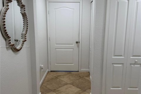 Copropriété à louer à Miami, Floride: 3 chambres, 131.92 m2 № 2005216 - photo 16