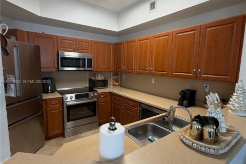 Copropriété à louer à Miami, Floride: 3 chambres, 131.92 m2 № 2005216 - photo 11