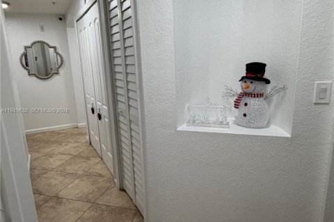 Copropriété à louer à Miami, Floride: 3 chambres, 131.92 m2 № 2005216 - photo 13