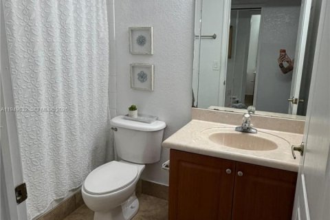 Copropriété à louer à Miami, Floride: 3 chambres, 131.92 m2 № 2005216 - photo 25