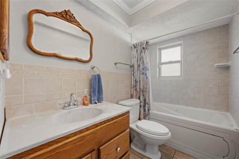 House in Orlando, Florida 4 bedrooms, 130.06 sq.m. № 2416813 - photo 27