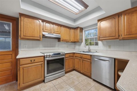 House in Orlando, Florida 4 bedrooms, 130.06 sq.m. № 2416813 - photo 17