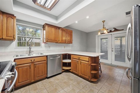 House in Orlando, Florida 4 bedrooms, 130.06 sq.m. № 2416813 - photo 15