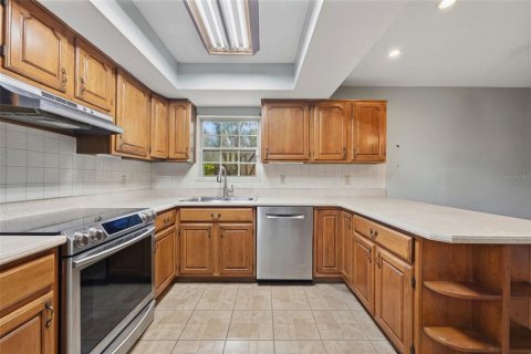 House in Orlando, Florida 4 bedrooms, 130.06 sq.m. № 2416813 - photo 16
