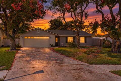 House in Orlando, Florida 4 bedrooms, 130.06 sq.m. № 2416813 - photo 4