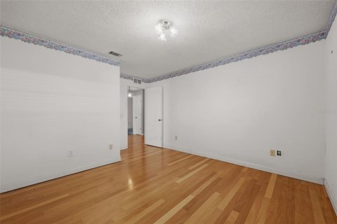 House in Orlando, Florida 4 bedrooms, 130.06 sq.m. № 2416813 - photo 25