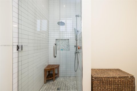 Купить виллу или дом в Исламорада, Вилладж оф Айлендс, Флорида 4 спальни, 279.08м2, № 1922067 - фото 29