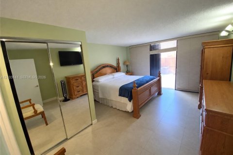 Copropriété à vendre à Miami, Floride: 2 chambres, 136.57 m2 № 2416128 - photo 12