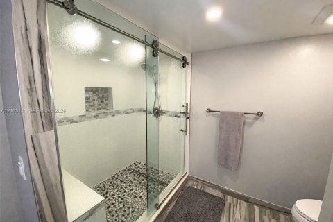Copropriété à vendre à Miami, Floride: 2 chambres, 136.57 m2 № 2416128 - photo 14