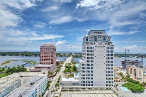 Condominio en alquiler en West Palm Beach, Florida, 2 dormitorios, 137.03 m2 № 1168557 - foto 1