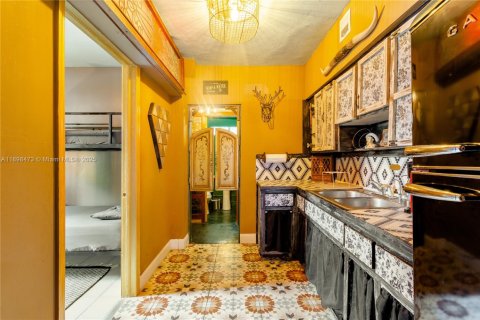 Купить коммерческую недвижимость в Майами, Флорида № 1952936 - фото 12