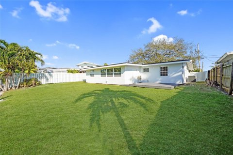 Casa en venta en Fort Lauderdale, Florida, 3 dormitorios, 134.71 m2 № 1996720 - foto 9