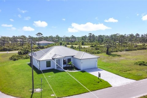 Villa ou maison à vendre à Placida, Floride: 3 chambres, 188.31 m2 № 1908112 - photo 3