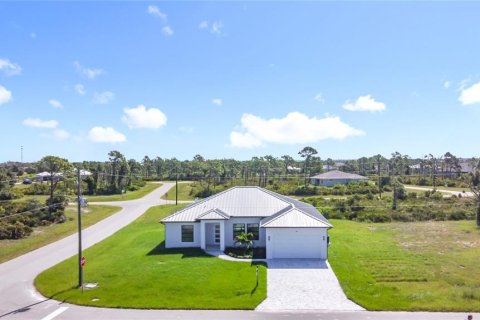 House in Placida, Florida 3 bedrooms, 188.31 sq.m. № 1908112 - photo 5