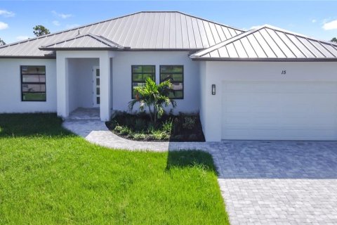 House in Placida, Florida 3 bedrooms, 188.31 sq.m. № 1908112 - photo 1