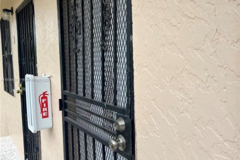 Apartment in Miami, Florida 2 bedrooms, 81.57 sq.m. № 1888226 - photo 3