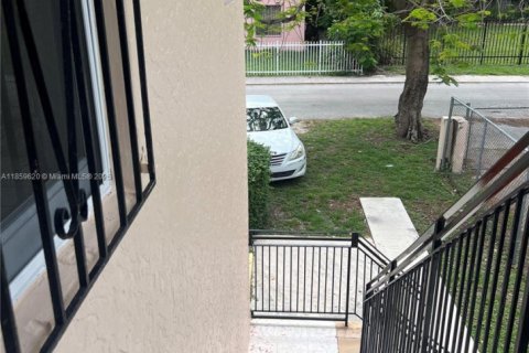 Apartment in Miami, Florida 2 bedrooms, 81.57 sq.m. № 1888226 - photo 2