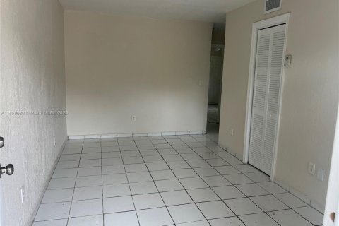 Apartment in Miami, Florida 2 bedrooms, 81.57 sq.m. № 1888226 - photo 4