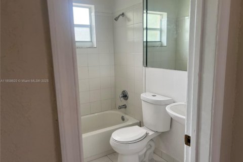 Apartment in Miami, Florida 2 bedrooms, 81.57 sq.m. № 1888226 - photo 8