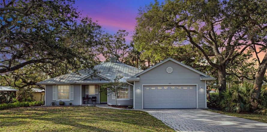 House in Englewood, Florida 3 bedrooms, 129.04 sq.m. № 1583514
