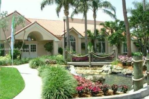 Condominio en Margate, Florida, 2 dormitorios  № 2031805