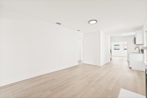 Villa ou maison à vendre à Saint Petersburg, Floride: 2 chambres, 100.89 m2 № 2144050 - photo 10