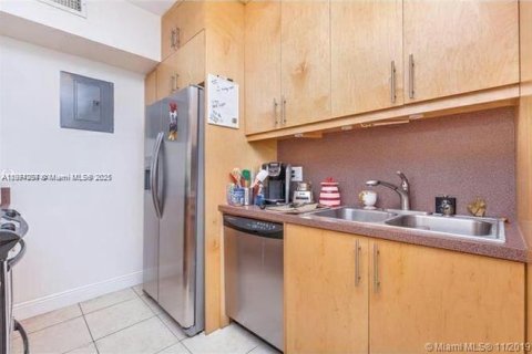 House in Fort Lauderdale, Florida 2 bedrooms, 95.78 sq.m. № 1946613 - photo 8
