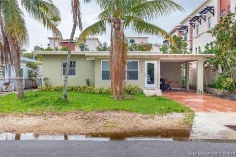 House in Fort Lauderdale, Florida 2 bedrooms, 95.78 sq.m. № 1946613 - photo 1