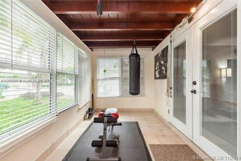 House in Fort Lauderdale, Florida 2 bedrooms, 95.78 sq.m. № 1946613 - photo 11