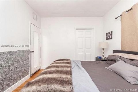 House in Fort Lauderdale, Florida 2 bedrooms, 95.78 sq.m. № 1946613 - photo 5