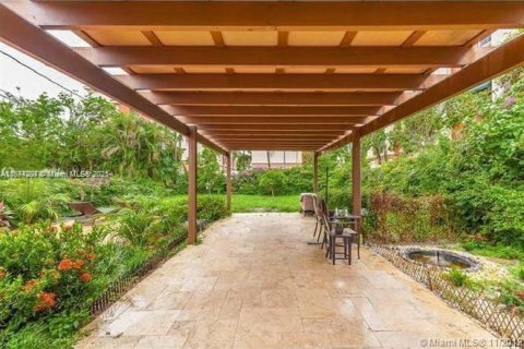 House in Fort Lauderdale, Florida 2 bedrooms, 95.78 sq.m. № 1946613 - photo 12