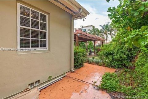 House in Fort Lauderdale, Florida 2 bedrooms, 95.78 sq.m. № 1946613 - photo 16