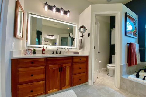 House in Palm Harbor, Florida 5 bedrooms, 315.59 sq.m. № 1757876 - photo 29