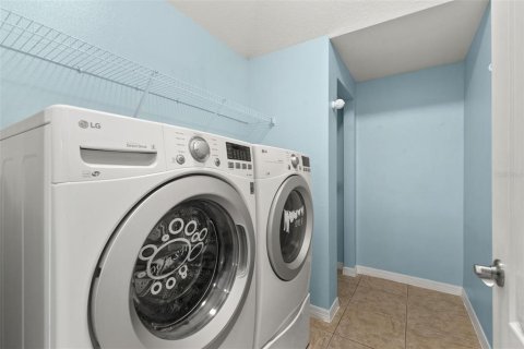 Townhouse in New Port Richey, Florida 3 bedrooms, 154.4 sq.m. № 1893855 - photo 19