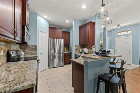 Townhouse in New Port Richey, Florida 3 bedrooms, 154.4 sq.m. № 1893855 - photo 13