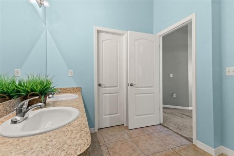 Townhouse in New Port Richey, Florida 3 bedrooms, 154.4 sq.m. № 1893855 - photo 26