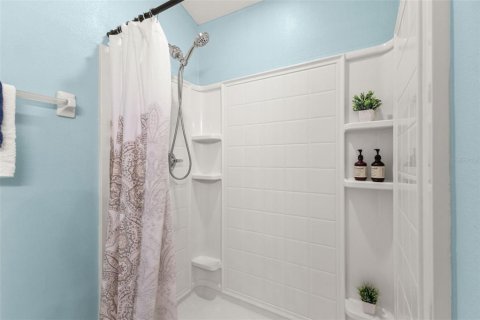 Townhouse in New Port Richey, Florida 3 bedrooms, 154.4 sq.m. № 1893855 - photo 25