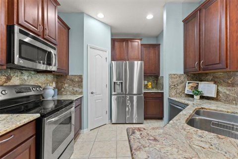 Townhouse in New Port Richey, Florida 3 bedrooms, 154.4 sq.m. № 1893855 - photo 18