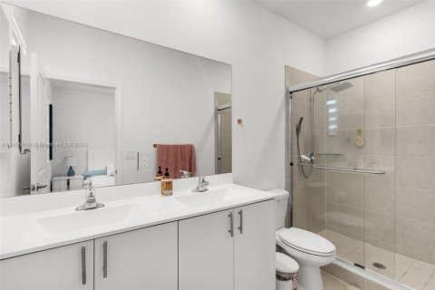 Townhouse in Homestead, Florida 3 bedrooms, 123.37 sq.m. № 1875107 - photo 10