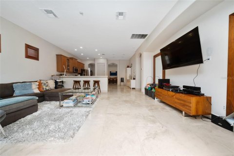 House in Orlando, Florida 4 bedrooms, 275.55 sq.m. № 1778473 - photo 11